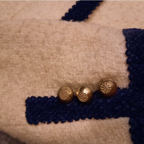 VINTAGE Woolmark Cream Wool Bouclé Jacket w/ Navy Trim & Gold Crest Buttons 10 - Picture 14 of 14